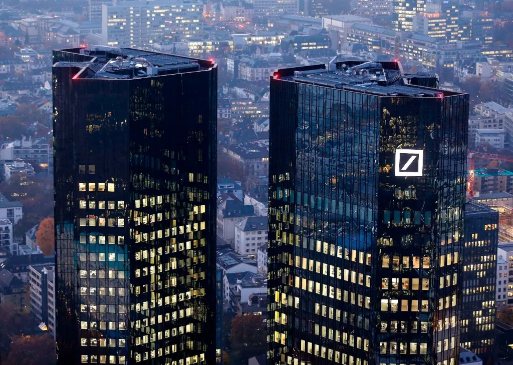 Para las Instituciones financieras: Aceptar estados financieros de contadores técnicos; Se ratifica el no exigir el visado y el papel de seguridad.